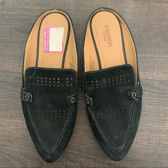 Crown Vintage Katherine black cutout mules. Size: 7.5 - Picture 7 of 9